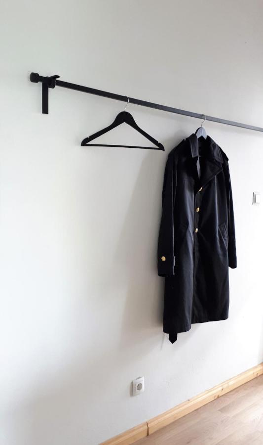 Apartament Almonia *