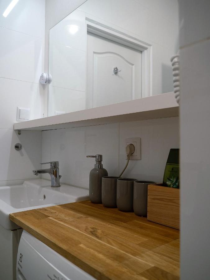 Almonia Apartment *